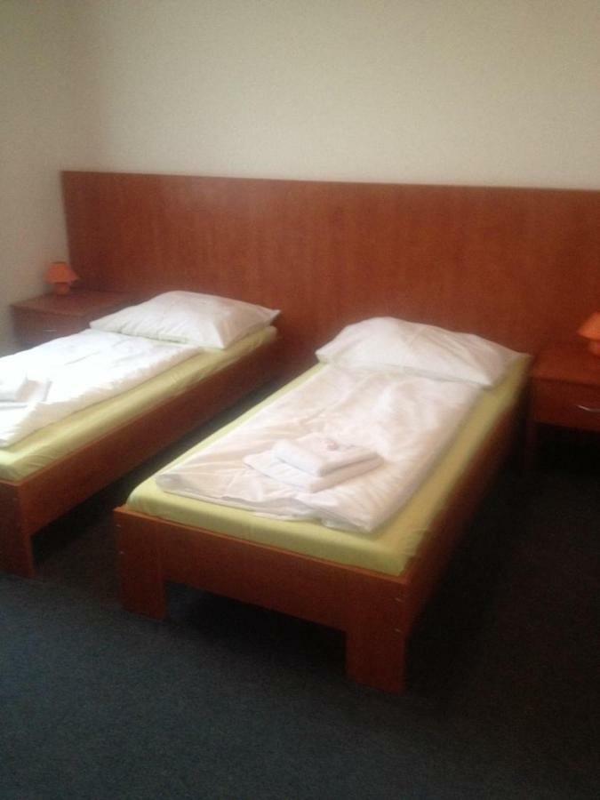 Hotel Ruzeny Hustopeče Esterno foto